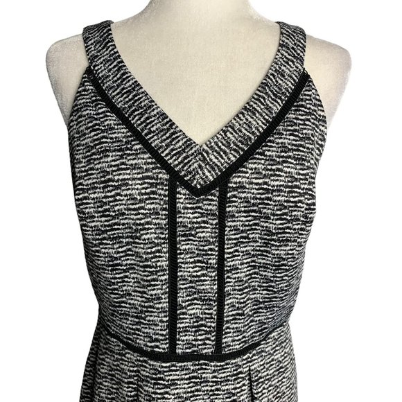 Mossimo Sleeveless Skater Dress M Black White Pleated Zipper V Neck Stretch - Picture 2 of 6